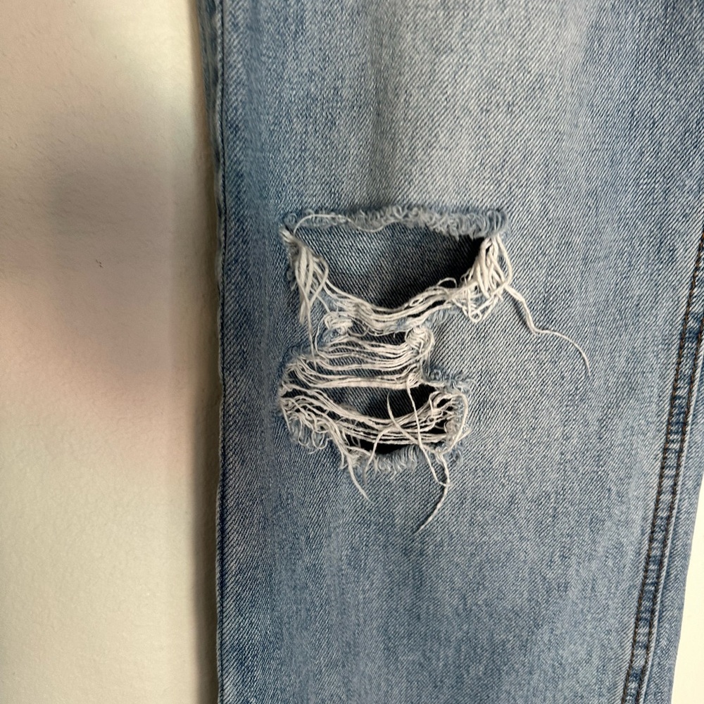 BDG Women's Distressed Jeans 27 - Picture 7 of 8